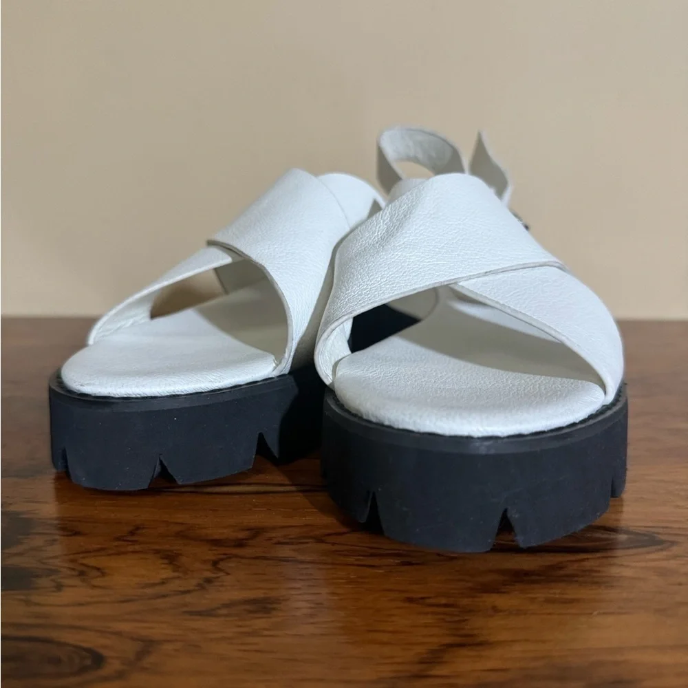 French Connection Women’s Rowan Criss Cross Chunky Heel Sandals